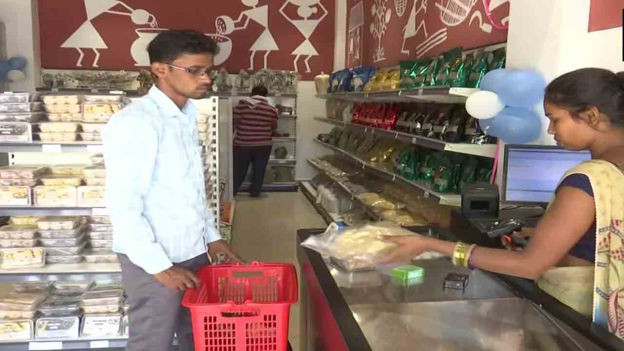 ఛత్తీస్‌గఢ్‌లో ప్రభుత్వ షాపులు… రాయ్‌పూర్‌లో తొలి ‘సి-మార్ట్‌’ ప్రారంభం