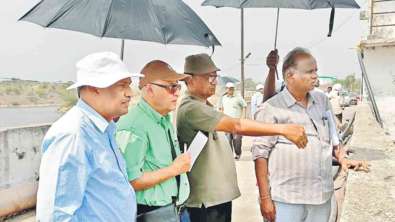 గడ్డెన్నవాగును పరిశీలించిన డ్యామ్‌ సేఫ్టీ బృందం