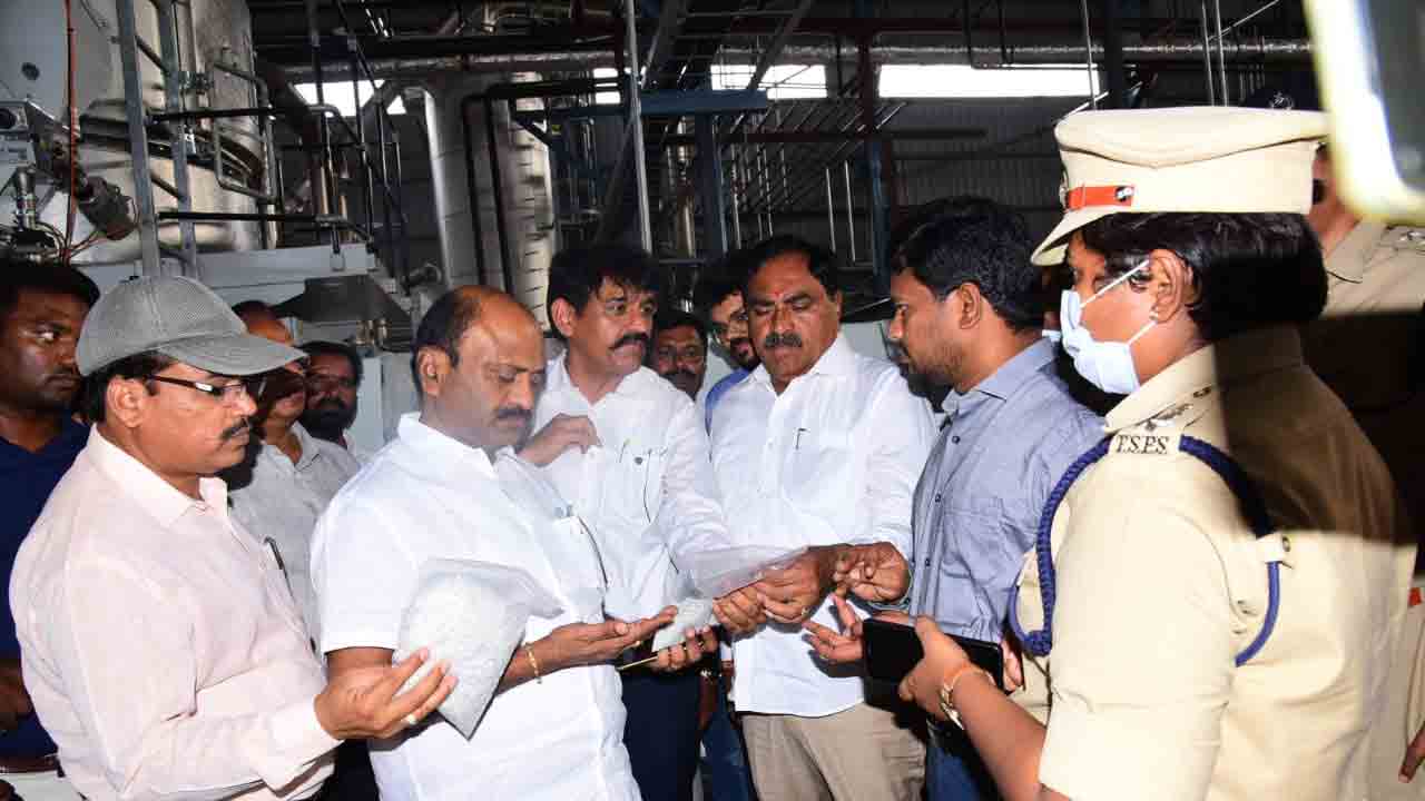 మెగా టెక్స్‌టైల్‌ పార్క్‌తో నిరుద్యోగ యువతకు ఉపాధి : మంత్రి ఎర్రబెల్లి