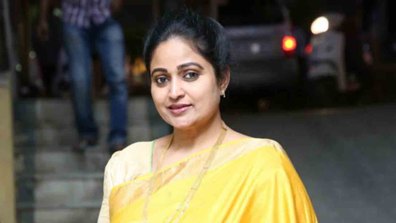 టీడీపీకి షాకిచ్చిన దివ్యవాణి.. సంచలన ట్వీట్‌