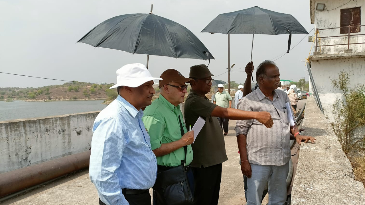 గడ్డెన్నవాగును పరిశీలించిన డ్యామ్‌ సేఫ్టీ బృందం