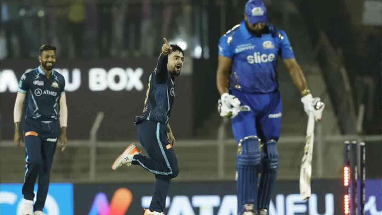 GT vs MI | మరో వికెట్ కోల్పోయిన ముంబై.. పొలార్డ్ క్లీన్ బౌల్డ్