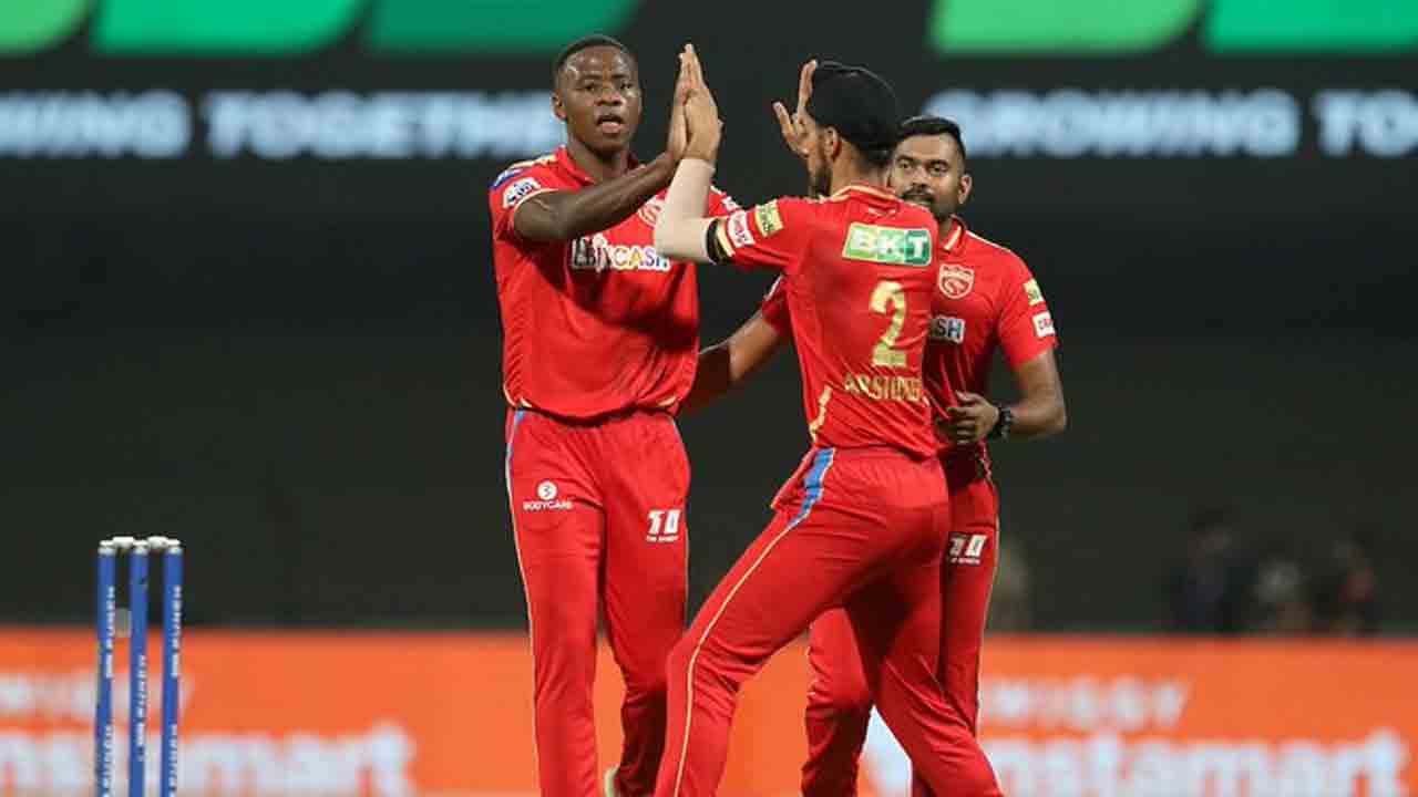 GT vs PBKS | వరుస బంతుల్లో రెండు వికెట్లు తీసిన రబాడ.. ఆరు వికెట్లు కోల్పోయిన గుజరాత్