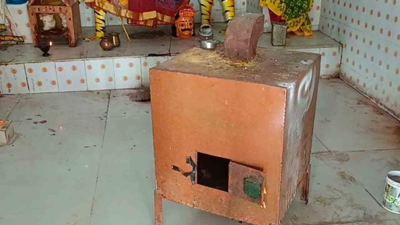 Crime news | కాట్రియాల పెద్దమ్మ ఆలయంలో చోరీ