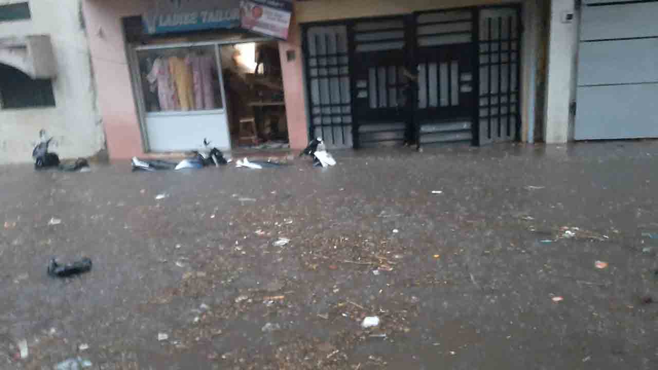 హైదరాబాద్‌లో దంచికొట్టిన వాన