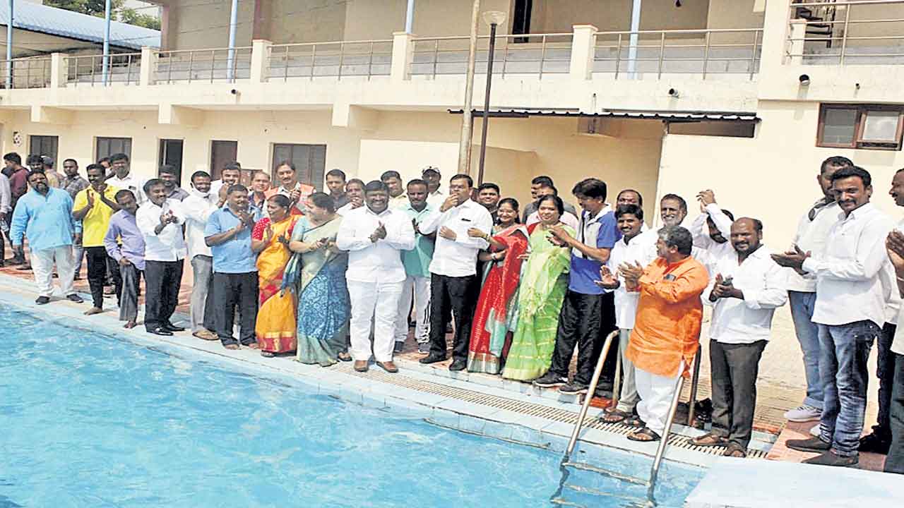 స్విమ్మింగ్‌ పూల్‌ను వినియోగించుకోండి