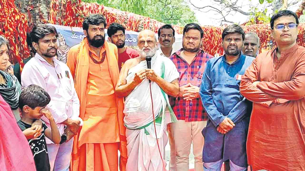 తిరుమలపై అన్నమయ్యకు సముచిత స్థానం కల్పించాలి