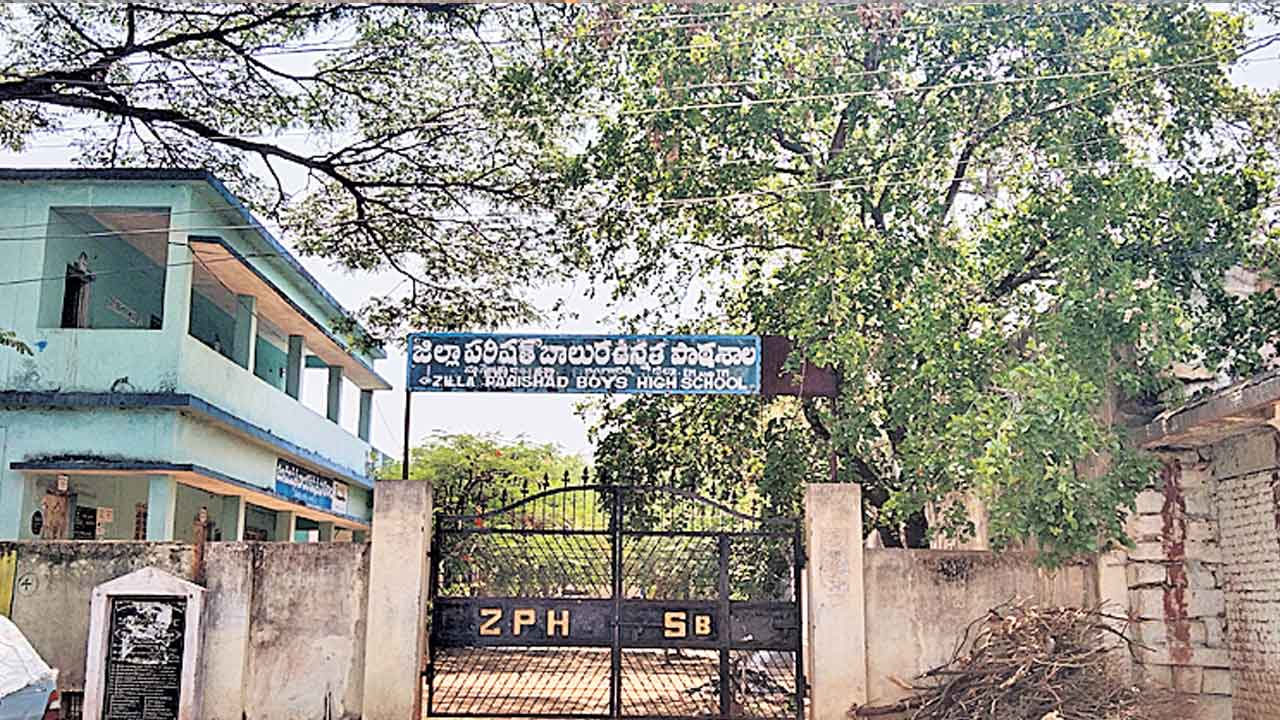 సర్కారు స్కూళ్లకు కొత్త కళ