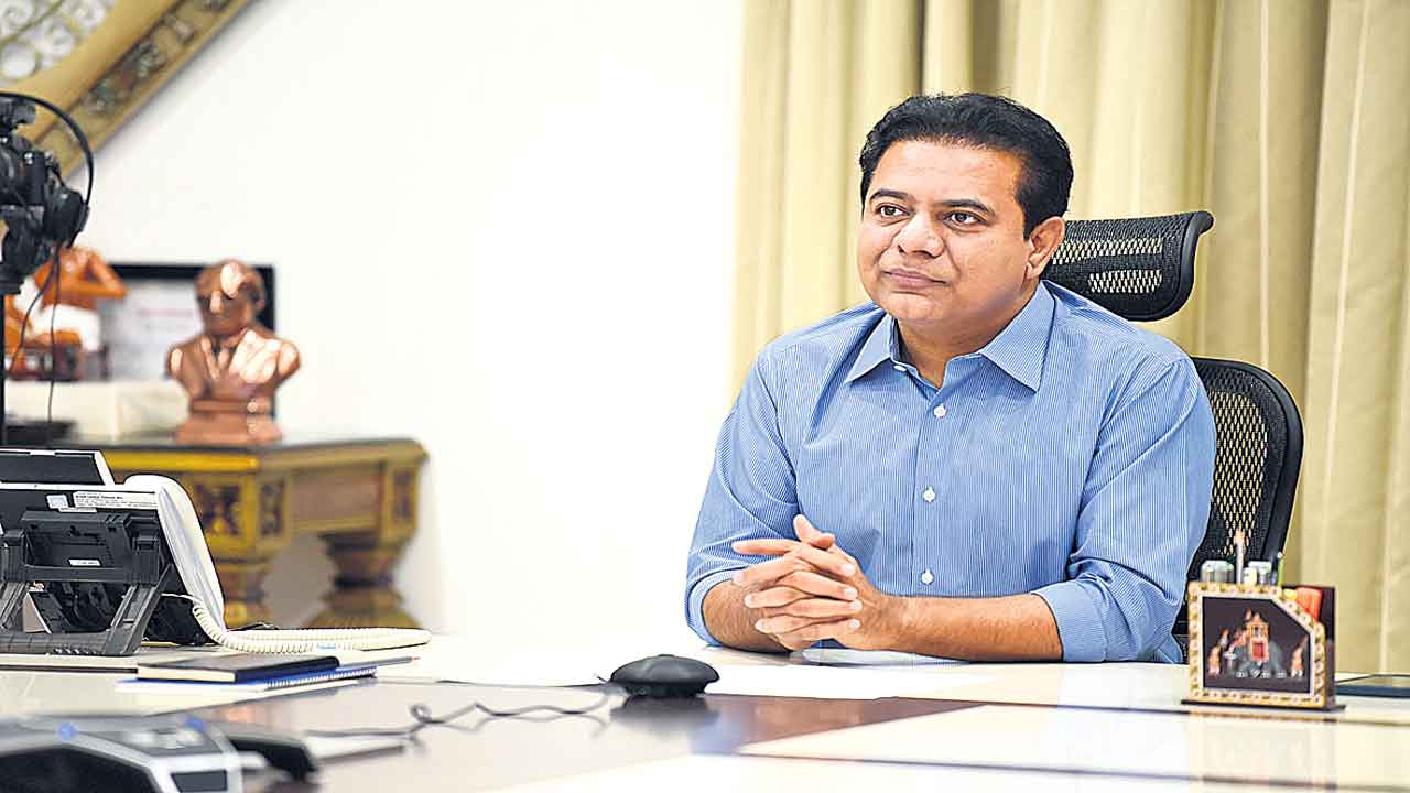 అభివృద్ధిలో ఆదర్శం.. భవిష్యత్‌కు భరోసా..