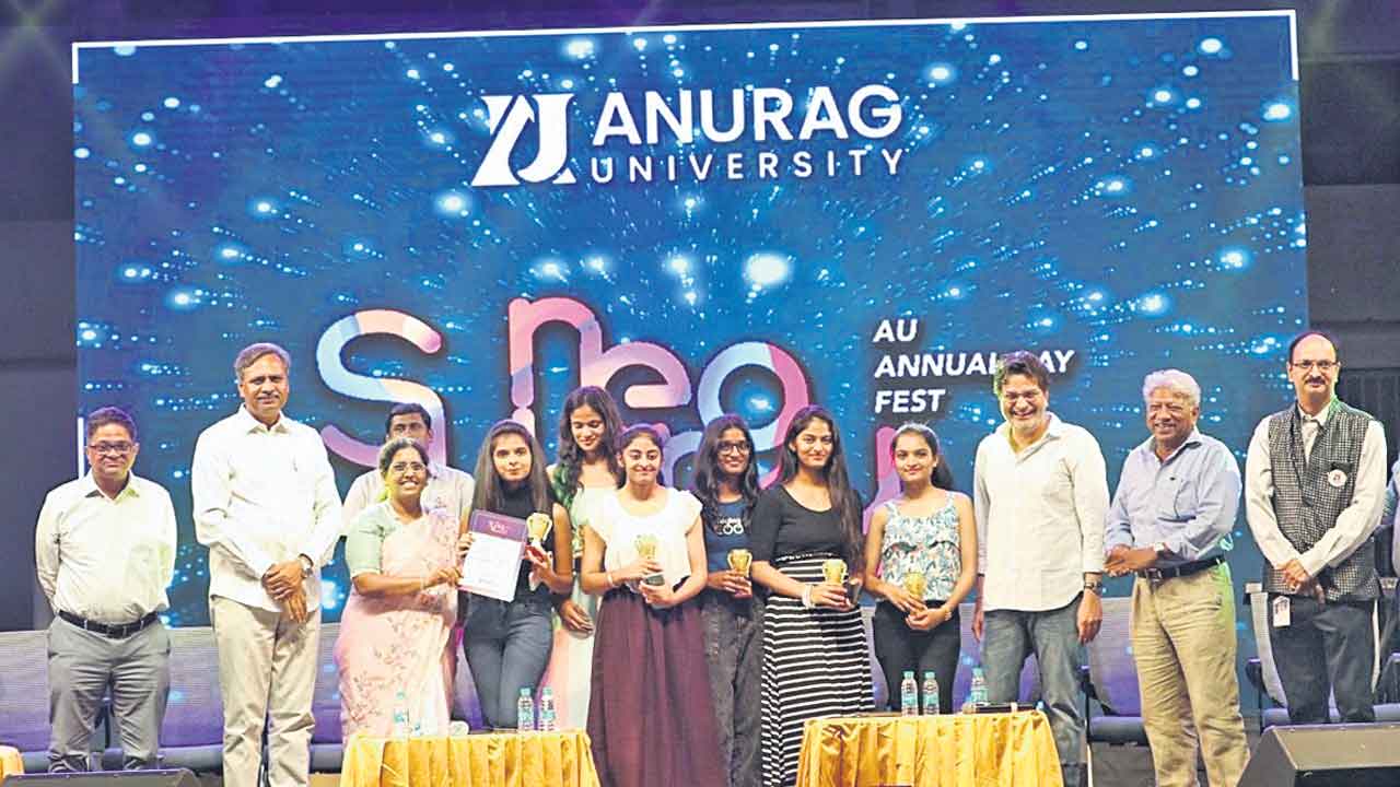 అత్యధిక ఆఫర్లతో అనురాగ్కు ఘన కీర్తి