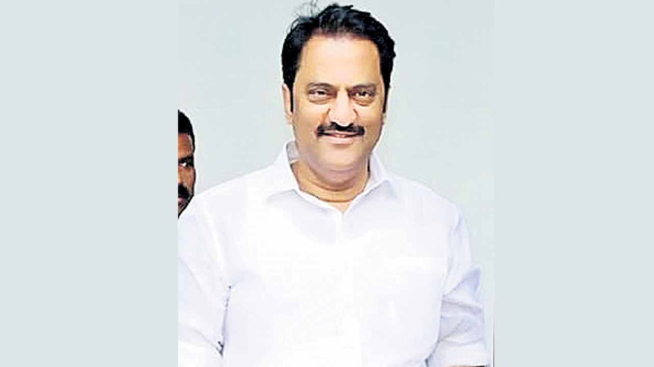 బండికి మెంటల్‌.. ఎర్రగడ్డలో చేర్చాలి