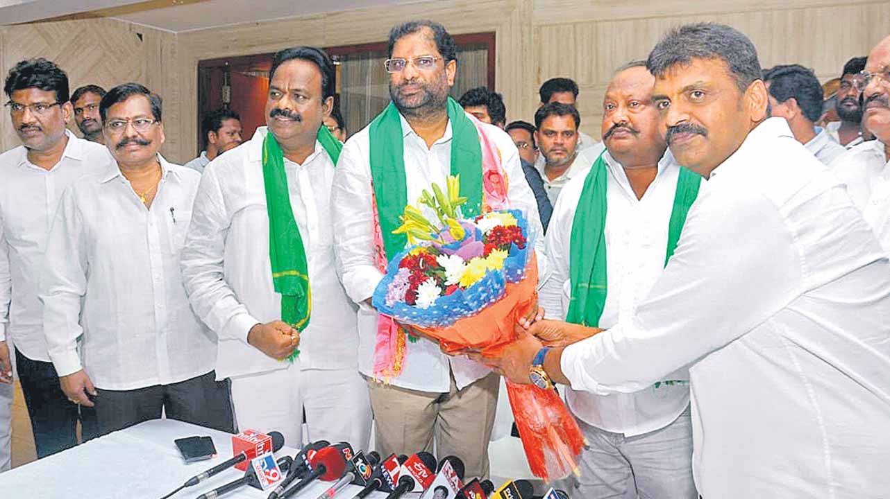 వద్దిరాజుకు శుభాకాంక్షల వెల్లువ