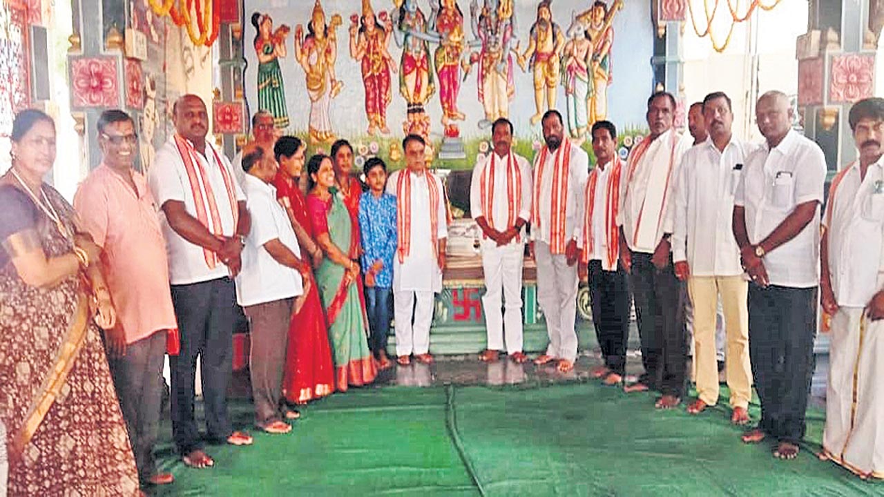 ఆలయాల అభివృద్ధికి ప్రభుత్వం కృషి