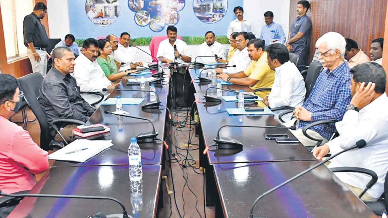 దళిత బాంధవుడు సీఎం కేసీఆర్‌