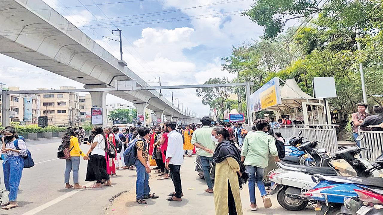 షాడో షీ టీమ్స్‌