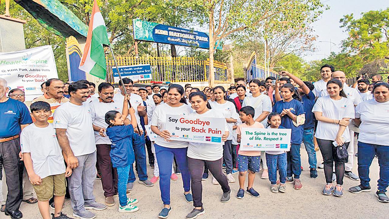 కేబీఆర్‌ వద్ద వాక్‌ ఫర్‌ హెల్తీ స్పైన్‌ వాకథాన్‌