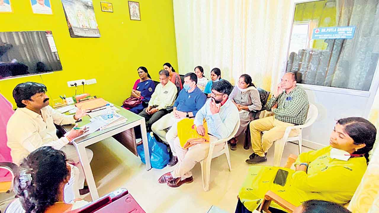 దవాఖానలు సమర్థవంతంగా నిర్వహించాలి