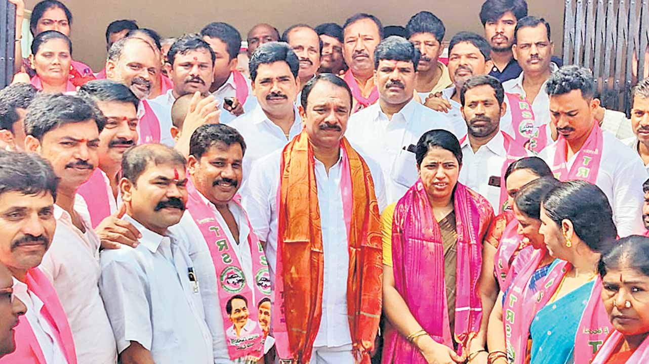 దేశ రాజకీయాలను శాసించే స్థాయిలో టీఆర్‌ఎస్‌