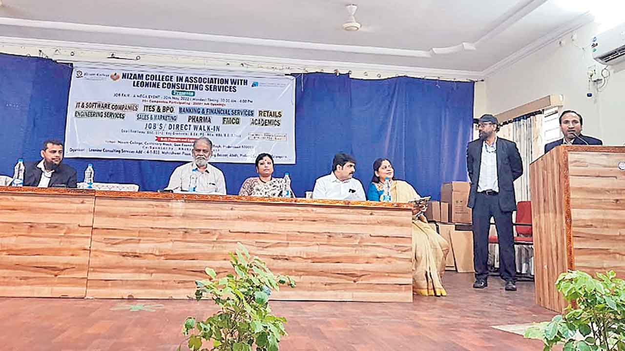 25 సంస్థలు… 500 మంది ఎంపిక