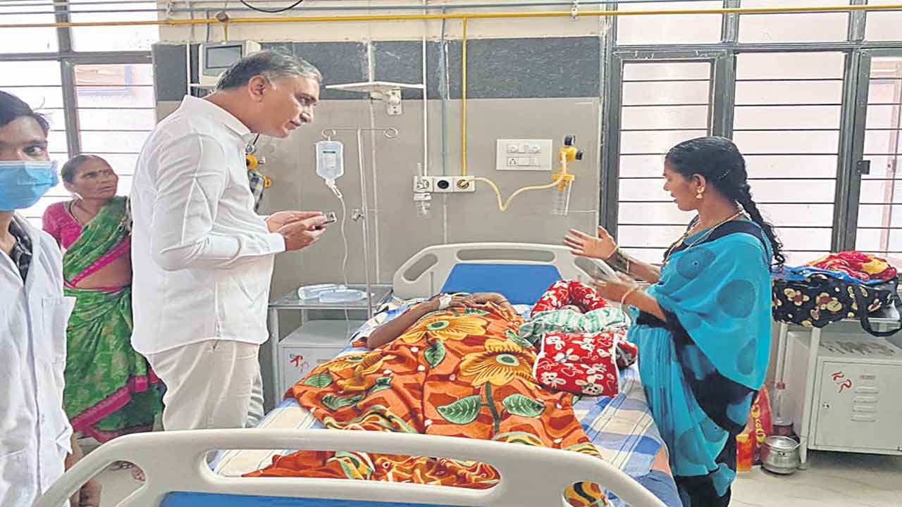 స్కానింగ్‌ కోసం ప్రైవేటుకు పంపడమేంటి?