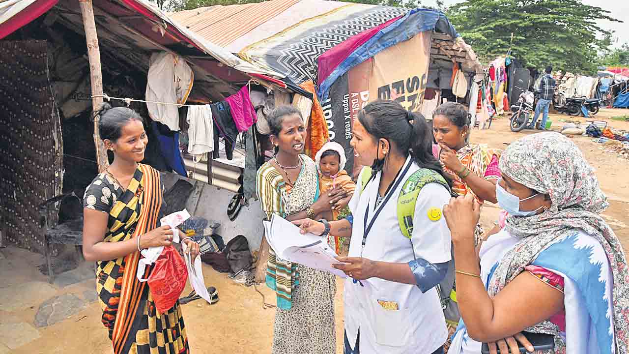 పుడితె.. తెలంగాణల పుట్టాలె.. కేసీఆర్‌ కిట్‌ పట్టాలె!