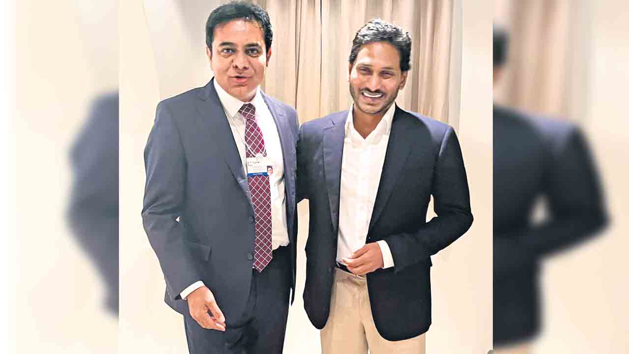 ఏపీ సీఎం జగన్‌తో మంత్రి కేటీఆర్‌ భేటీ