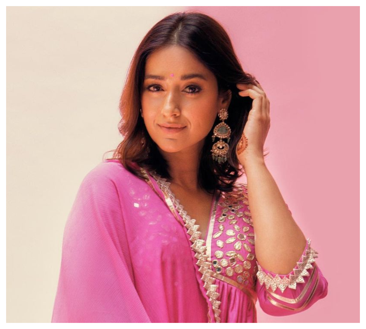 Ileana D’Cruz | గులాబీ క‌ల‌ర్ డ్రెస్‌లో క‌వ్విస్తున్న ఇలియానా..