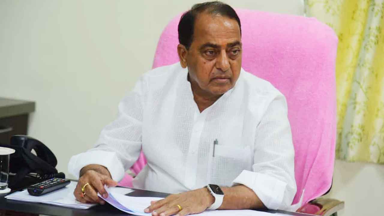 ఆర్జీయూకేటీ విద్యార్థుల సమస్యల పరిష్కారానికి కృషి : మంత్రి ఇంద్రకరణ్‌ రెడ్డి