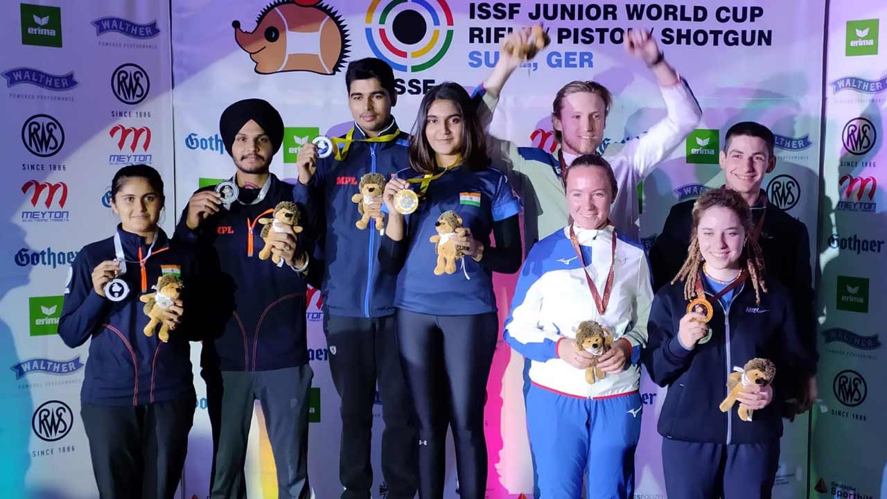 ఇషా సింగ్‌ పసిడి గురి