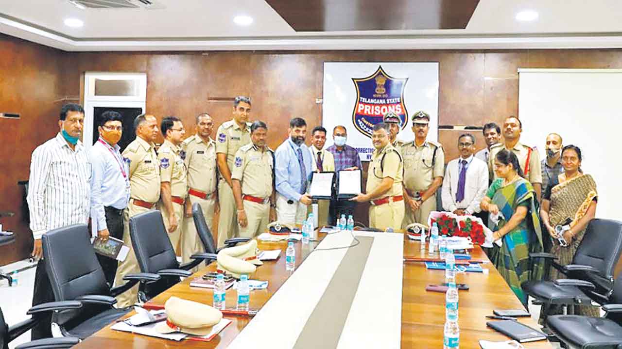 జైళ్లశాఖ సిబ్బందికి జీరో బ్యాలెన్స్‌ ఖాతాలు