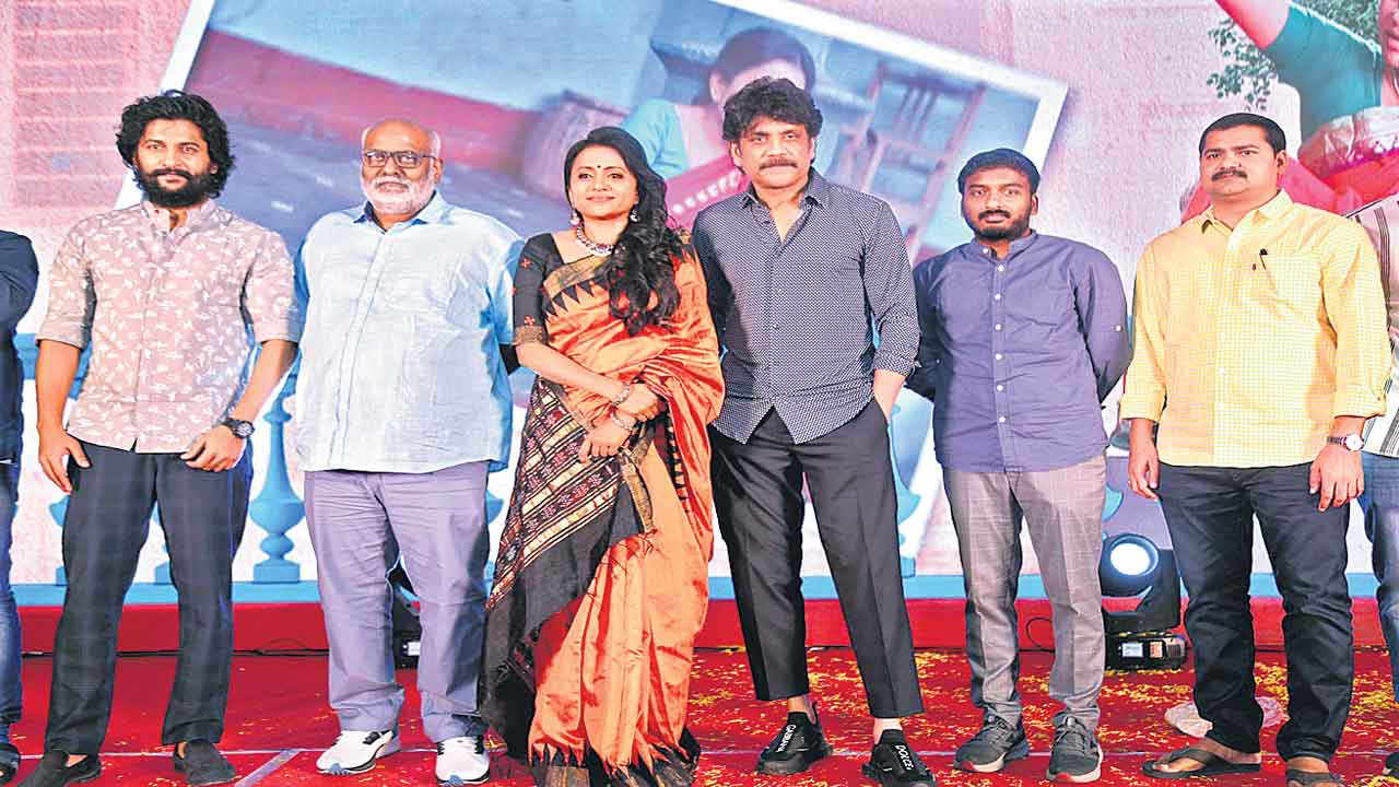 మీ చప్పట్లే నాకు బలం