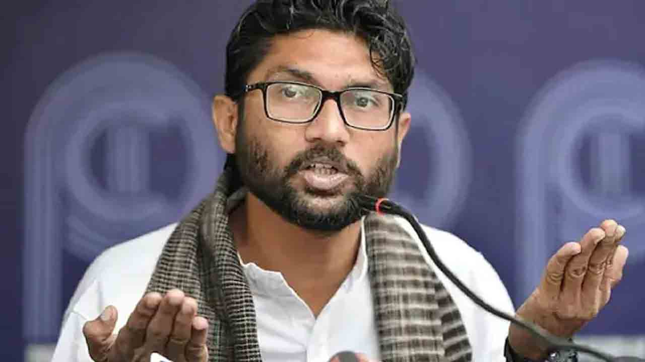 ఎమ్మెల్యే జిగ్నేష్‌ మేవానీకి మూడు నెలల జైలు