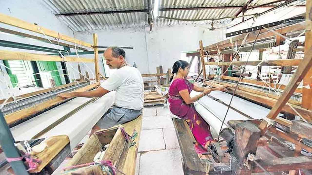 నేతన్న హ్యాపీ..