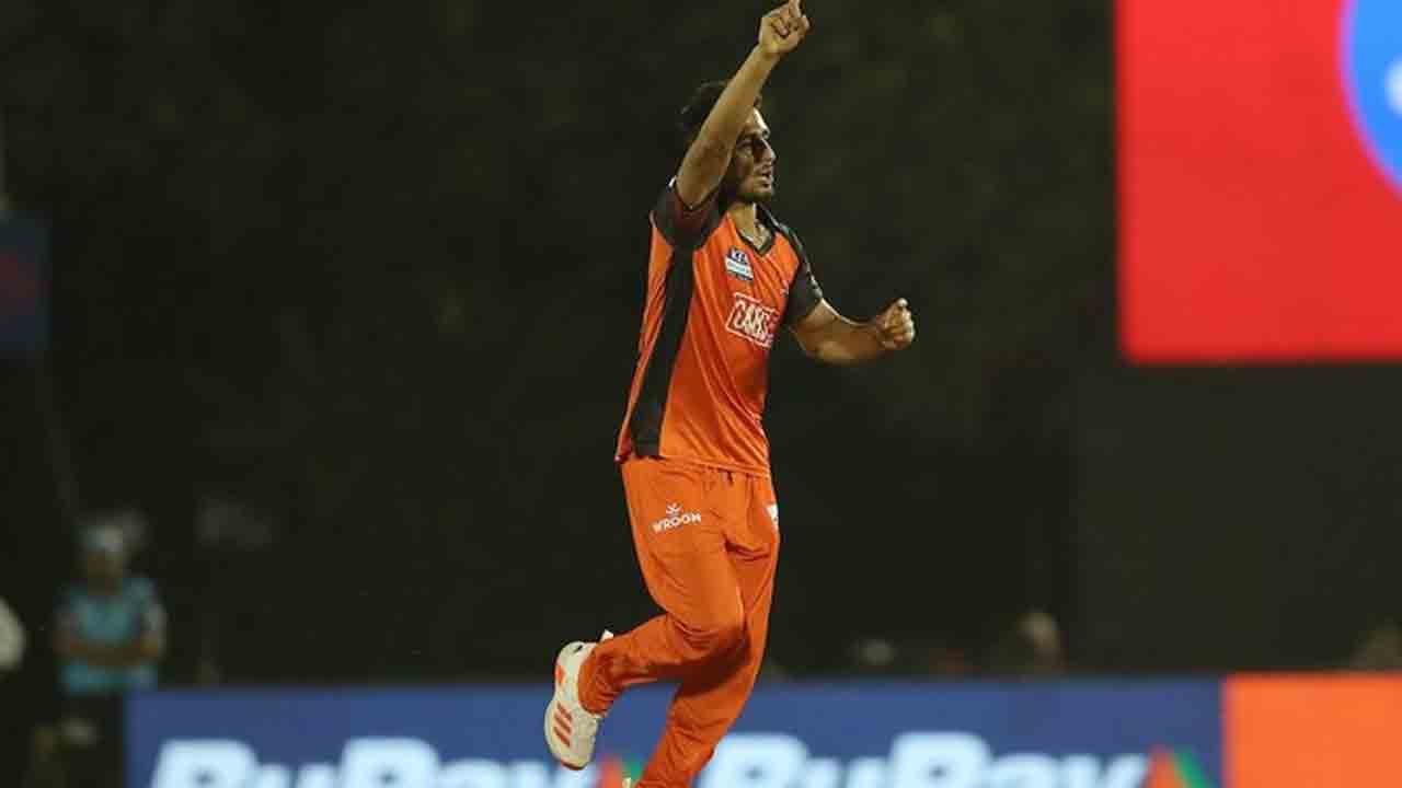 KKR vs SRH | మూడు వికెట్లు కోల్పోయిన కోల్‌కతా.. నితీష్ రాణా, రహానే అవుట్