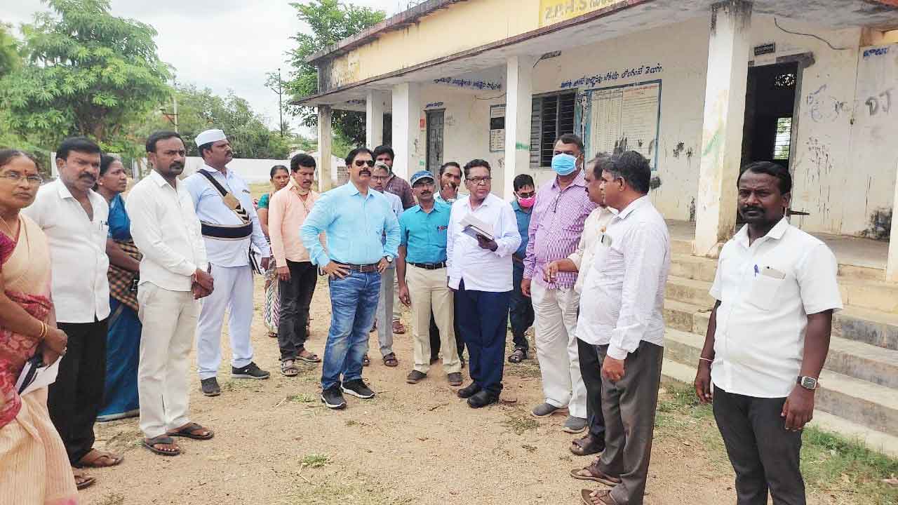 బడుల్లో సదుపాయాలు మెరుగు పరచాలి