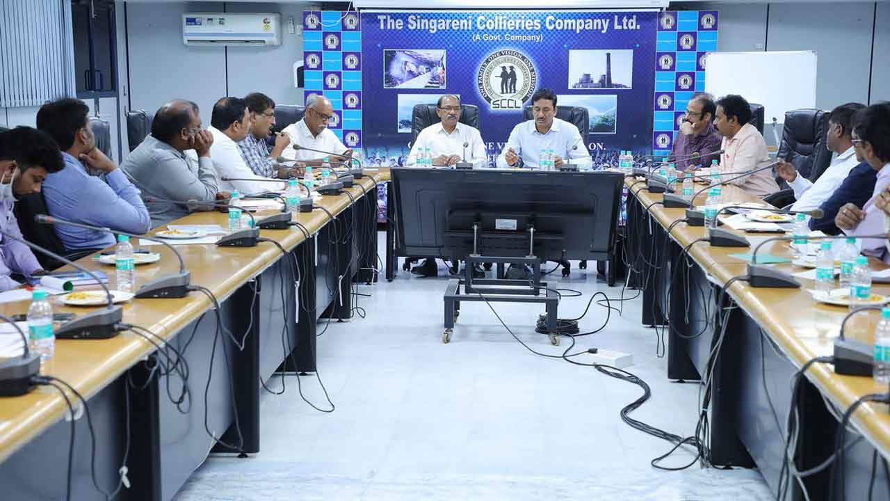 అత్యవసర వైద్య సేవలపై శ్రద్ధ చూపండి