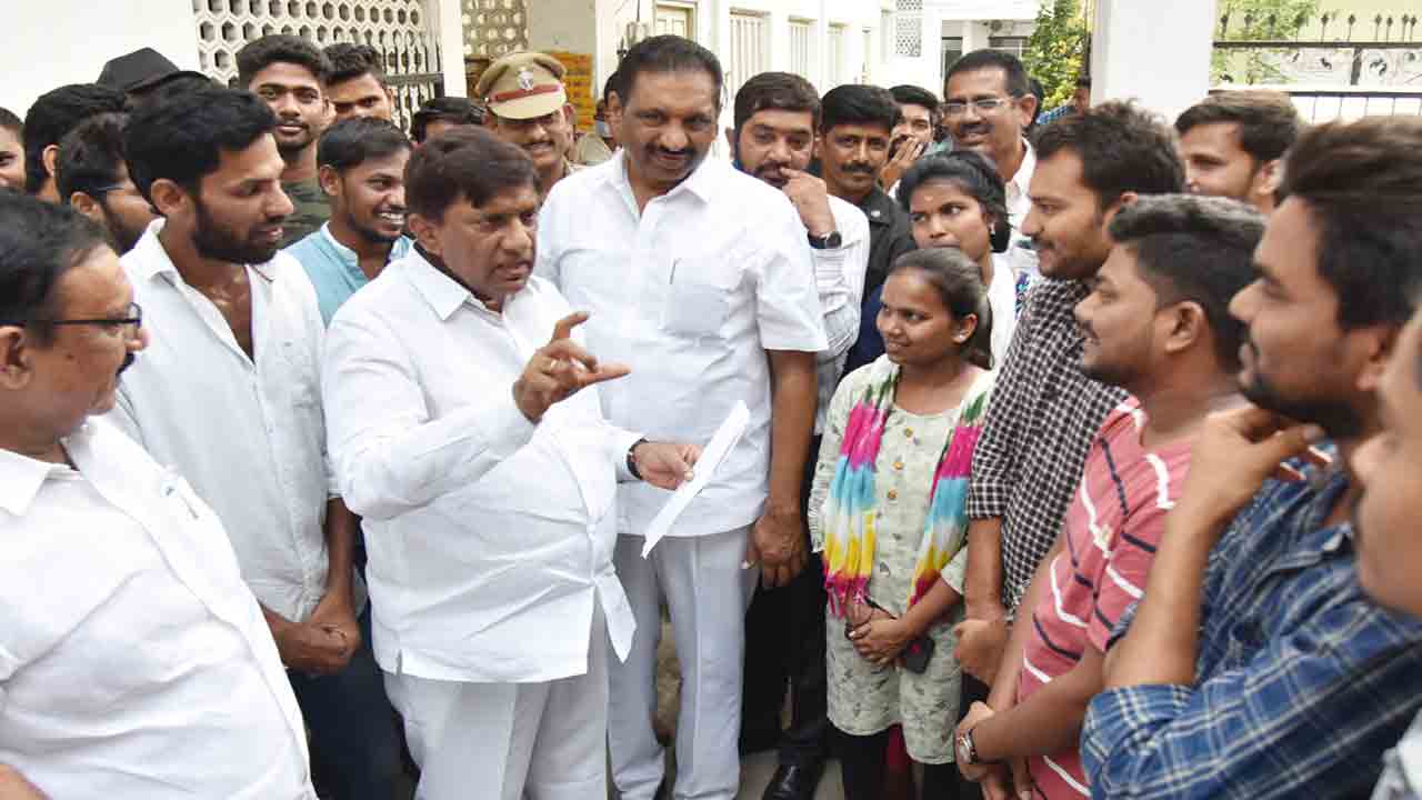 యువత కలలు సాకారం చేస్తున్నాం