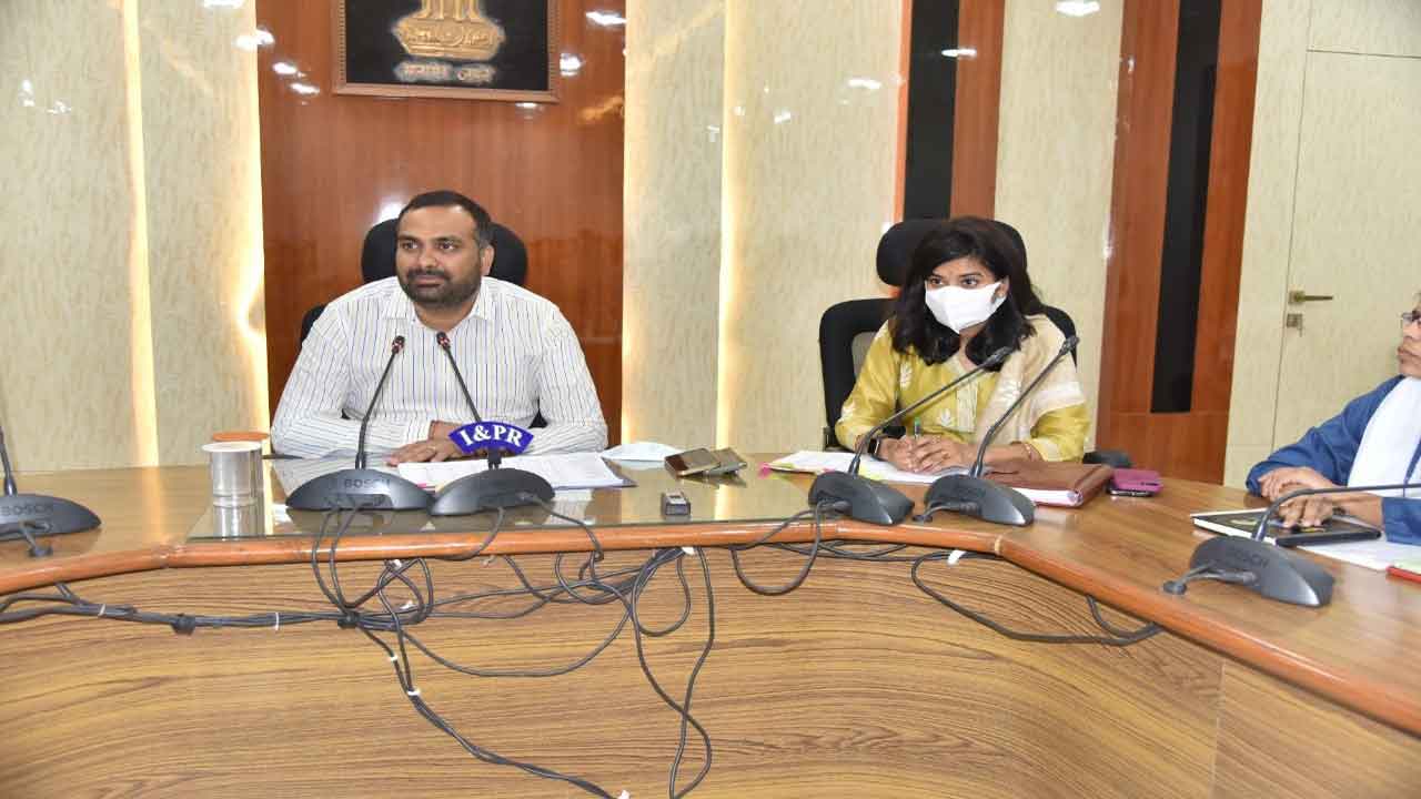 సాధారణ ప్రసవాలను ప్రోత్సహించాలి