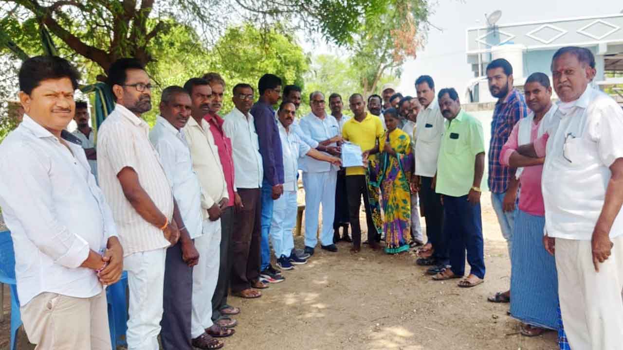 రైతుబీమాతో రాష్ట్ర సర్కారు భరోసా