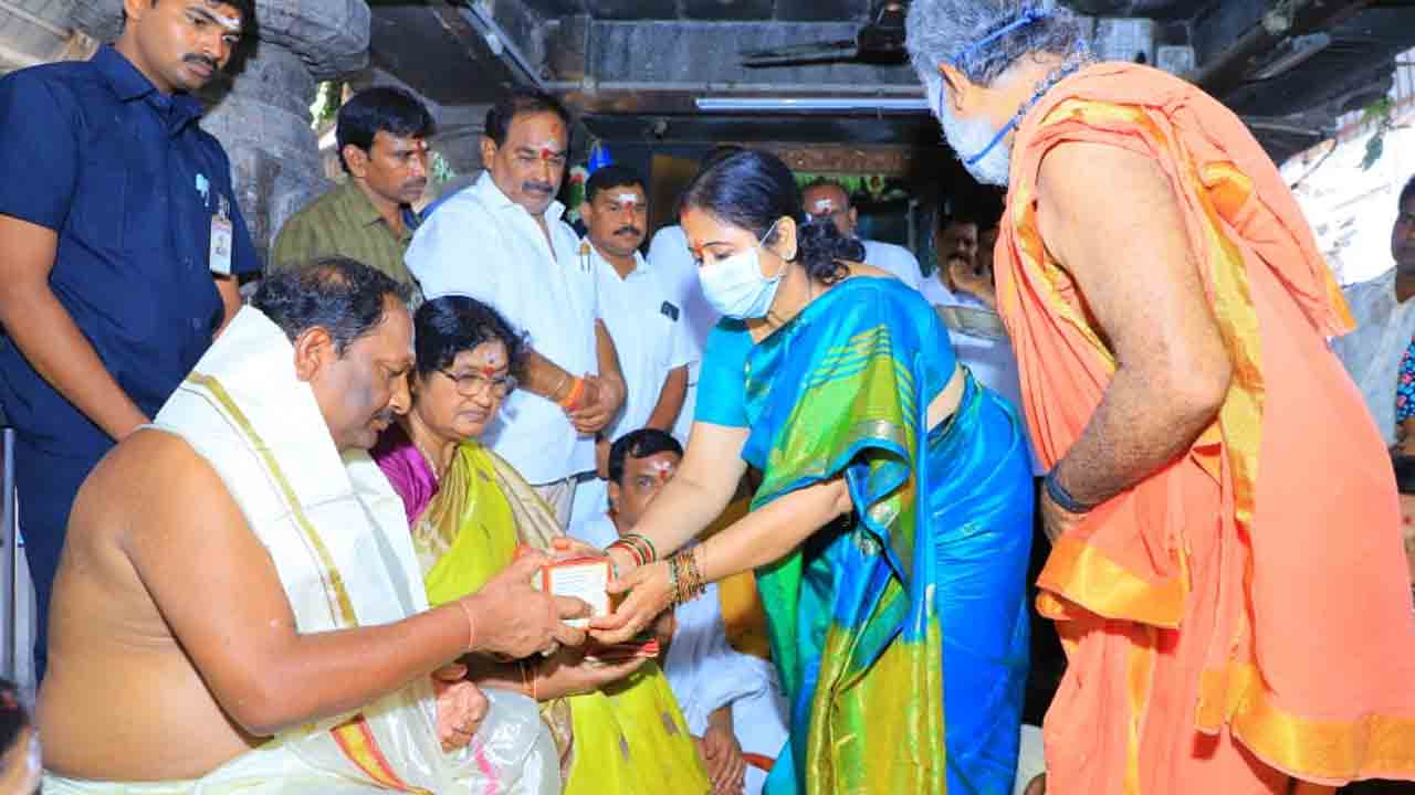 వేములవాడ ఆలయ అభివృద్ధికి సీఎం కేసీఆర్‌ కృషి : మంత్రి కొప్పుల