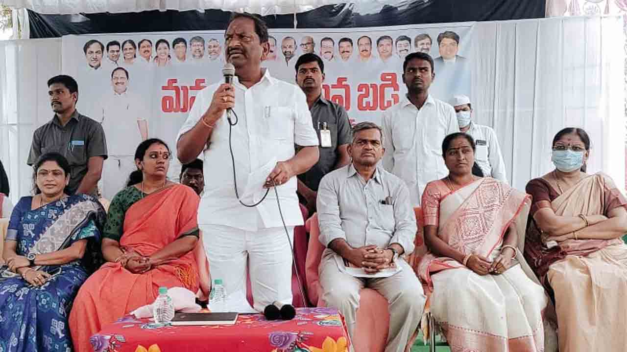 ‘మన ఊరు – మన బడి’ దేశానికే ఆదర్శం : మంత్రి ఈశ్వర్‌