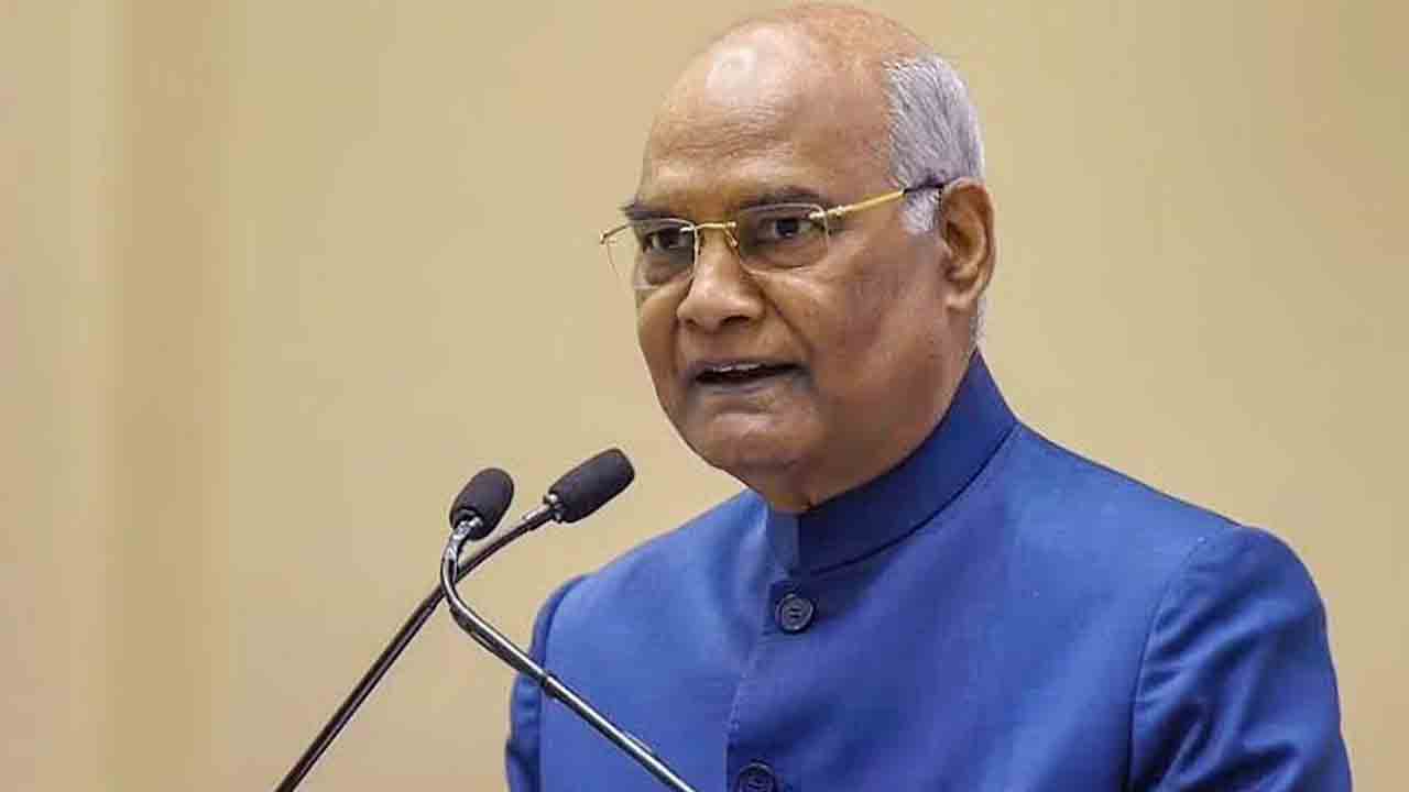 రాష్ట్రపతి వీడ్కోలూ రాజకీయమే!