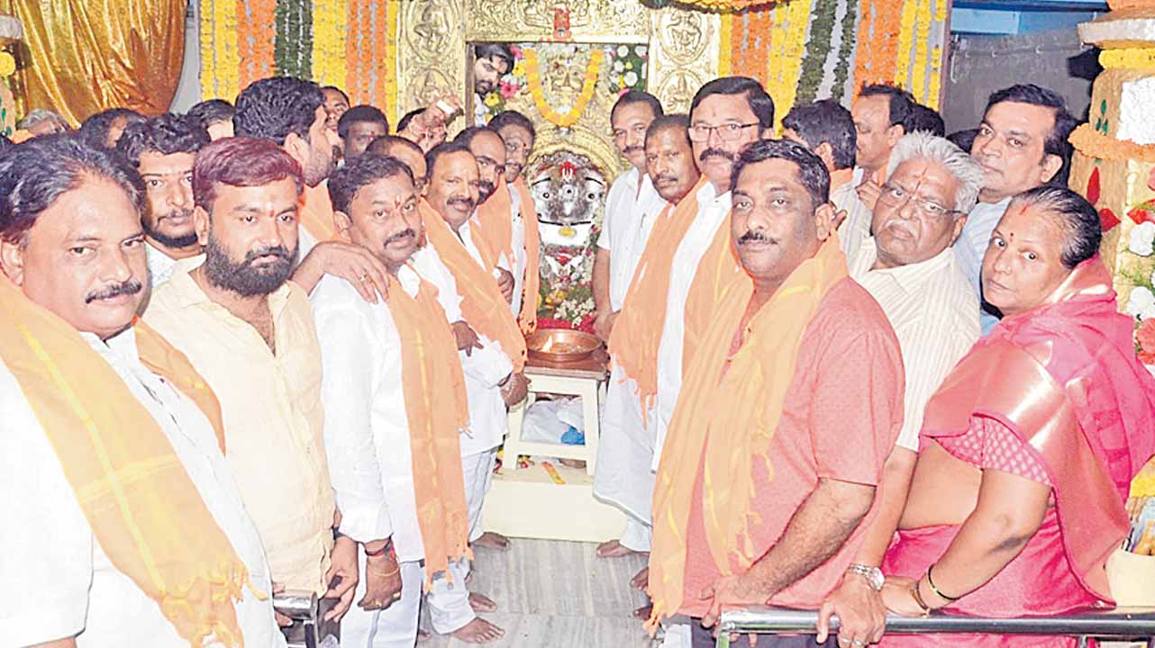 త్రినేత్రాంజనేయ దేవస్థానం అభివృద్ధికి రూ.10కోట్లు