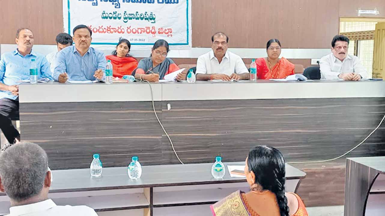 అధికారులు అందుబాటులో ఉండాలి