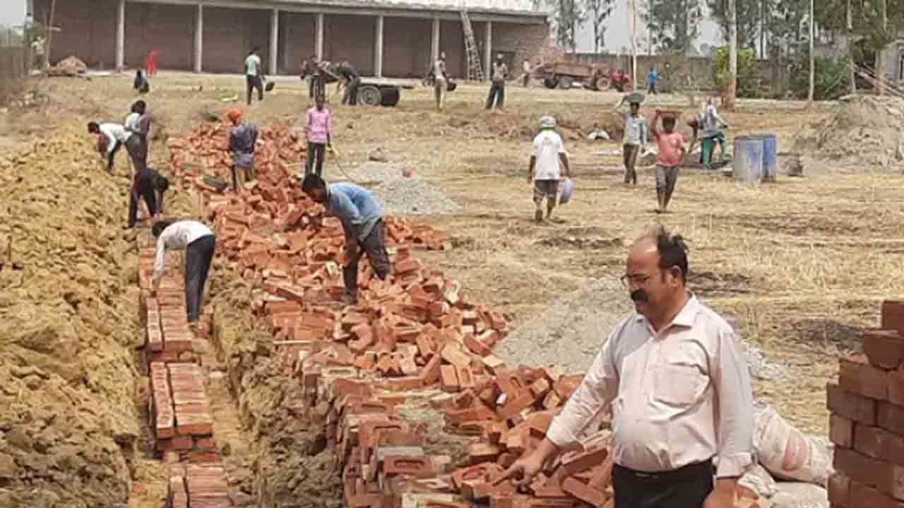 ఈద్గాకు స్థలాన్ని విరాళంగా ఇచ్చిన… హిందూ అక్కాచెల్లెళ్లు