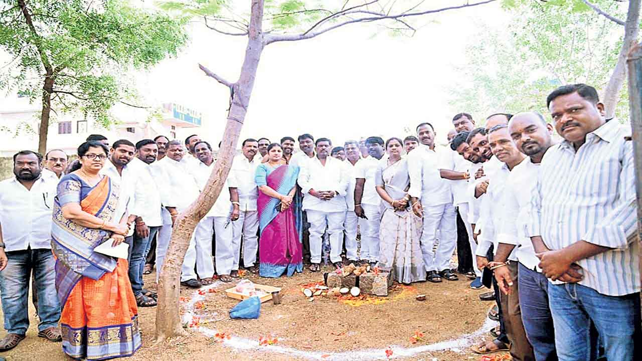 ‘కార్పొరేట్‌’కు దీటుగా ఇంగ్లిష్‌ బోధన