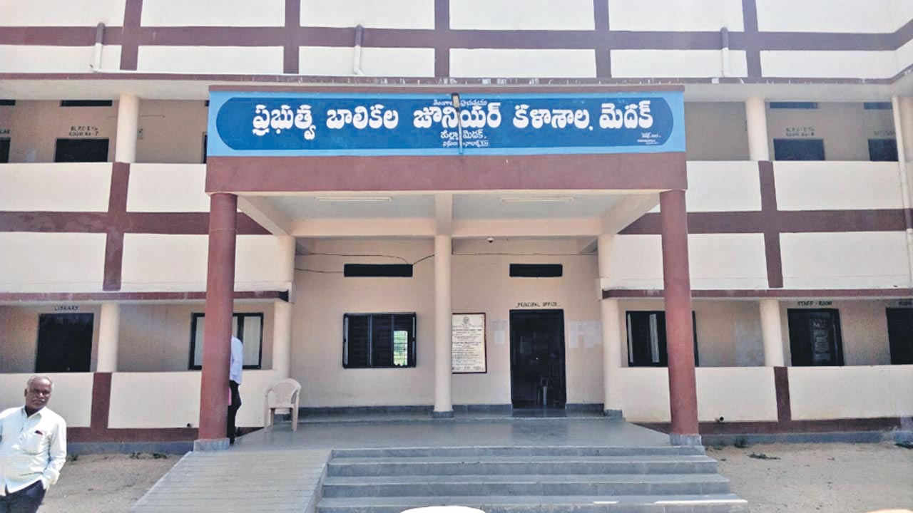 రేపటి నుంచి పది పరీక్షలు ప్రారంభం