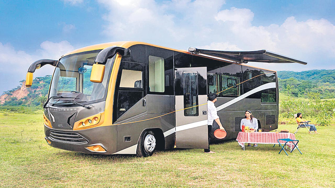 క్యారవాన్‌లో.. విహార యాత్ర