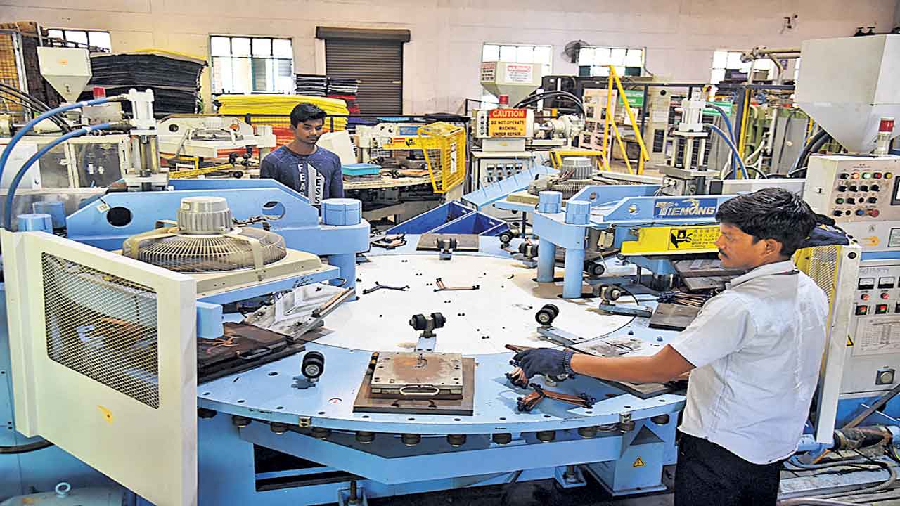 పవర్‌హాలీడేను ఎత్తేసిన రాష్ట్ర ప్రభుత్వం