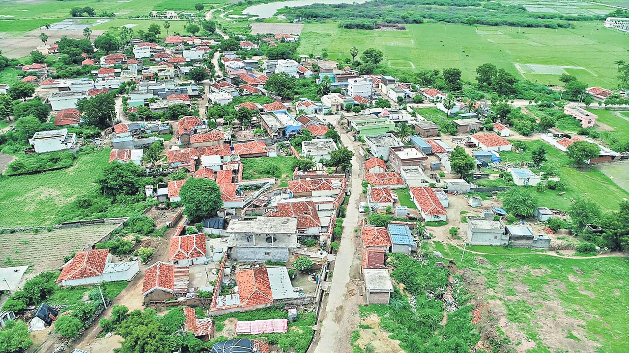 పల్లె ప్రగతితో మారిన గ్రామం..